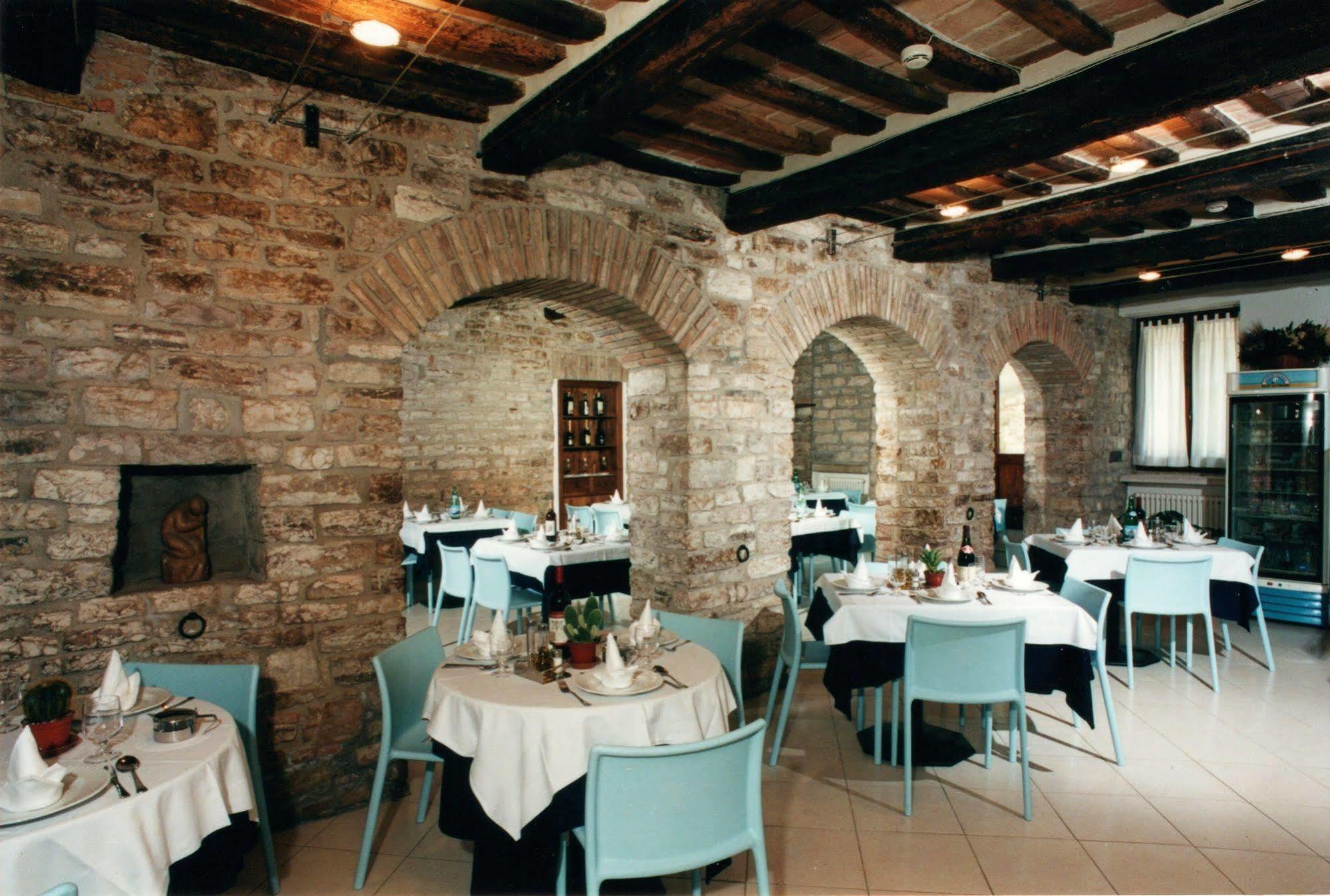 Hotel Tre Ceri Gubbio Zewnętrze zdjęcie